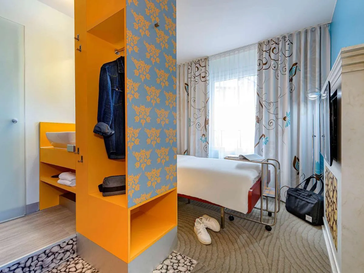 ibis Styles Hotel Berlin Mitte 3*,